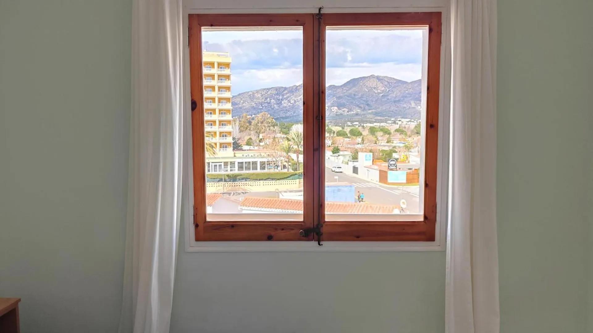 Global Immo 3346 La Solana Apartment Roses Spain