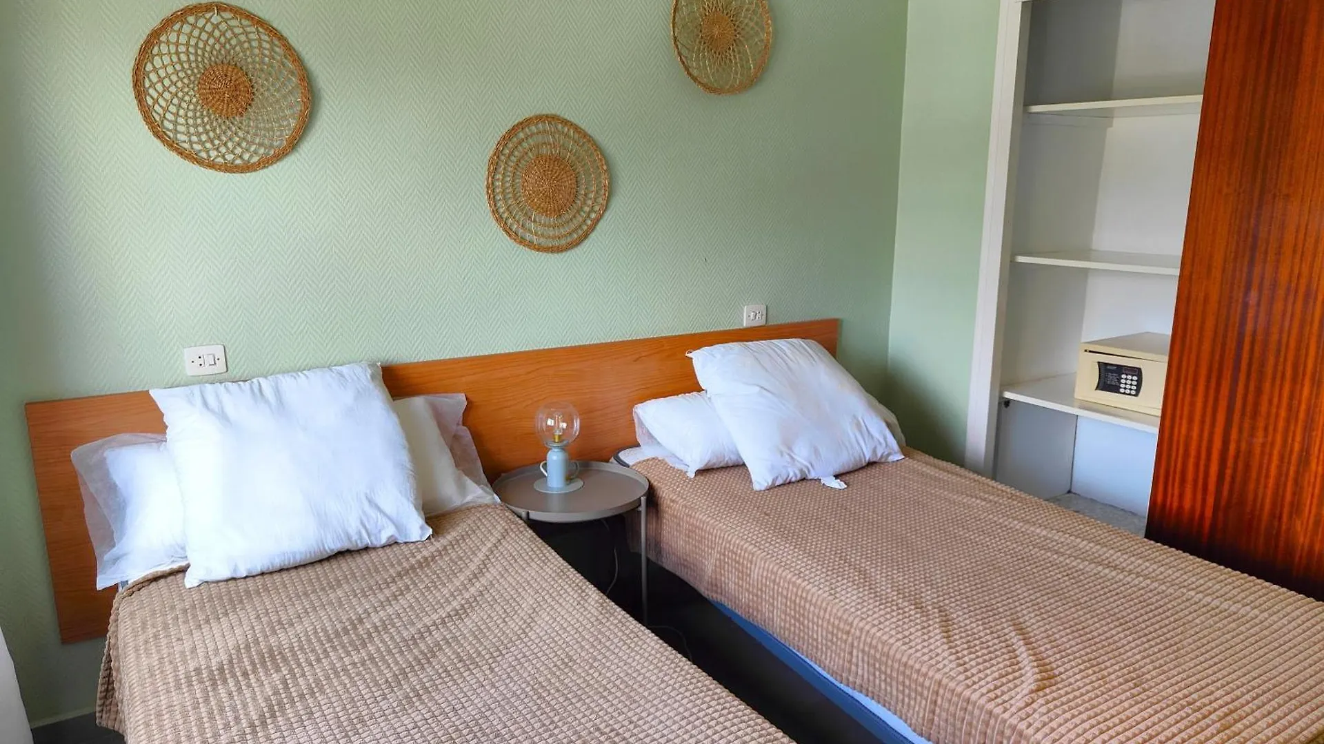 Global Immo 3346 La Solana Apartment Roses Spain
